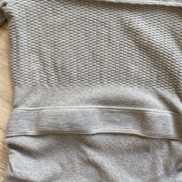 Grey stretchy sweater - Picture 3 of 4